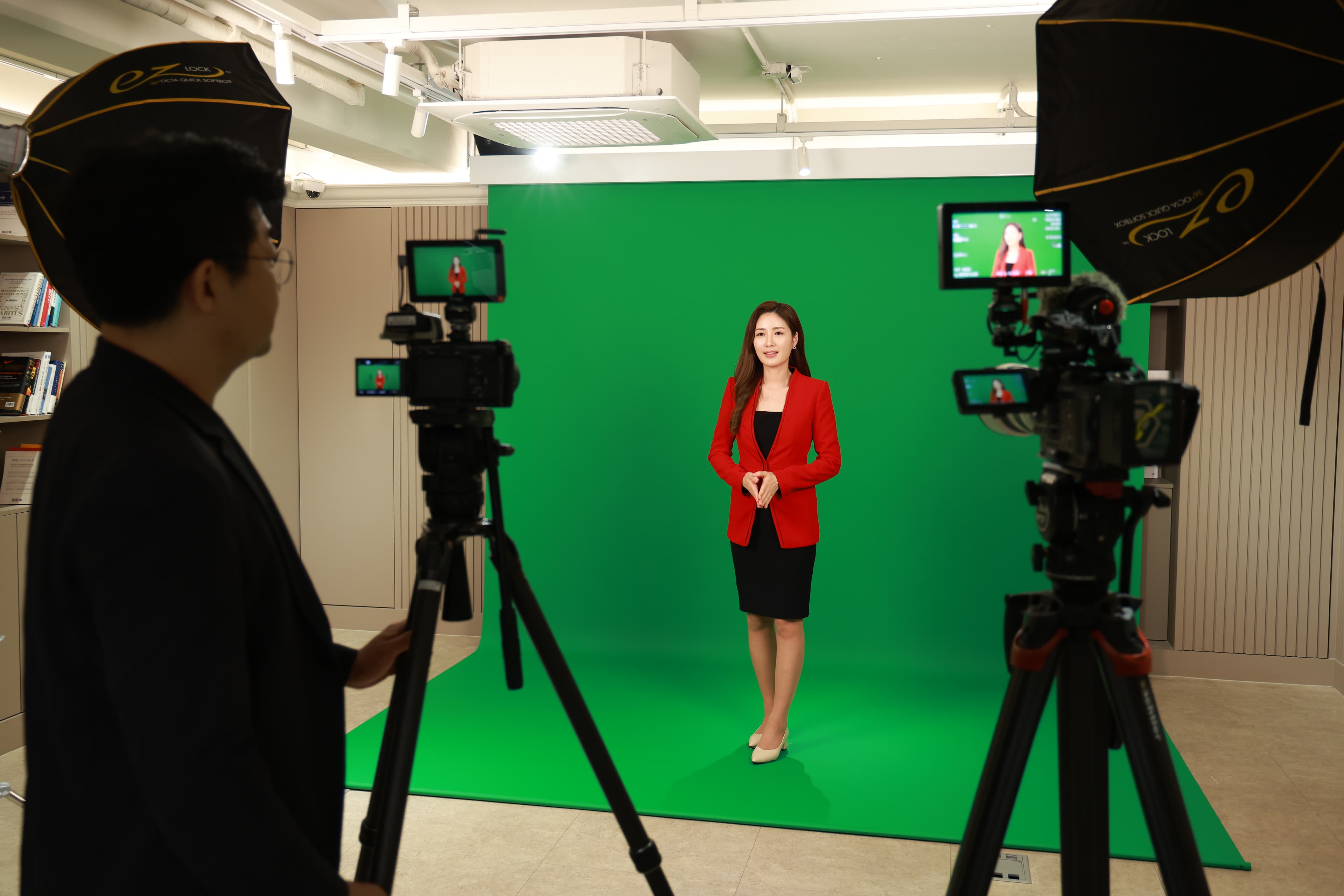 VELTIS studio view 6